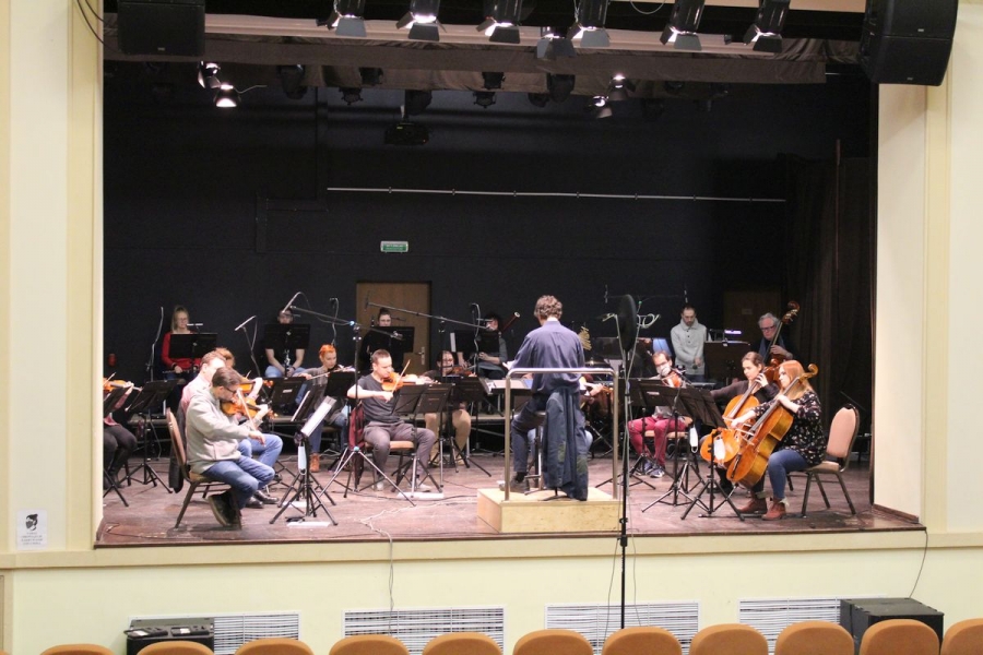 Orkiestra podczas nagrywania płyty
